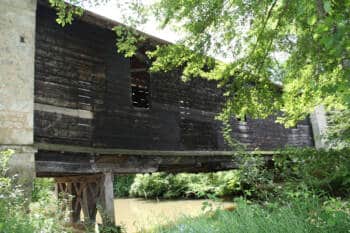 Pont de bois couvert au Pont-Chrétien